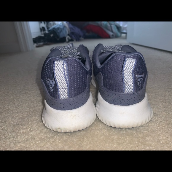 adidas tennis shoes - Picture 4 of 5